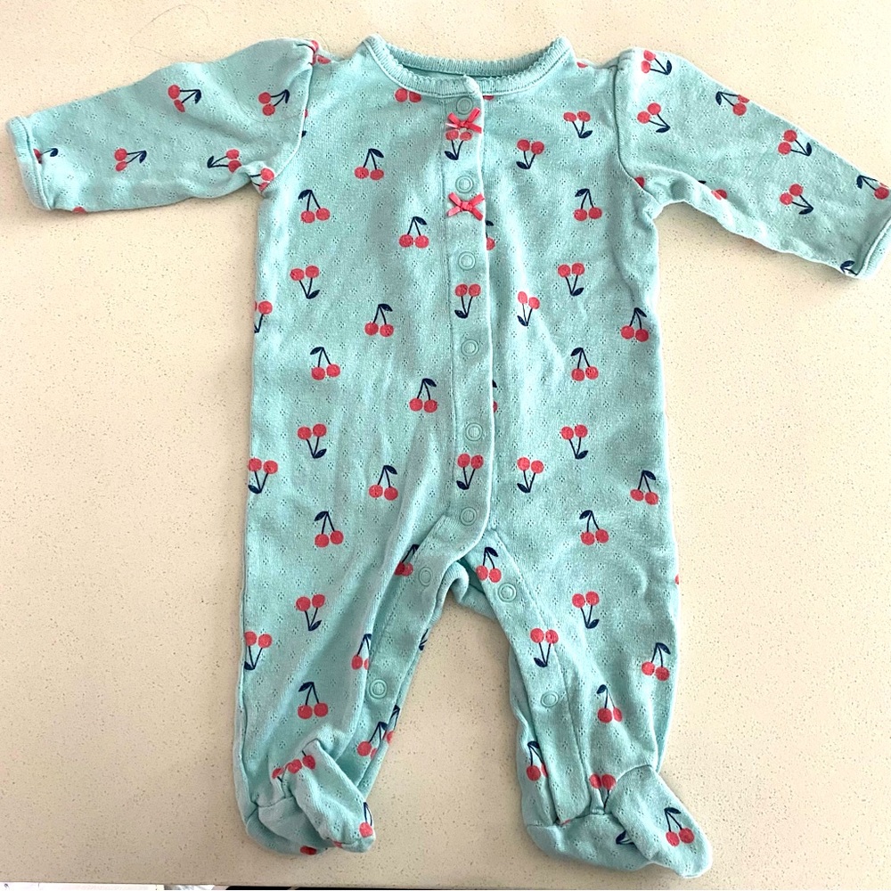 5/$20 Carter’s Footie (0-3 months)